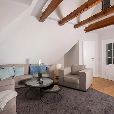 Lueuevwai 7 - Obergeschoss Daire